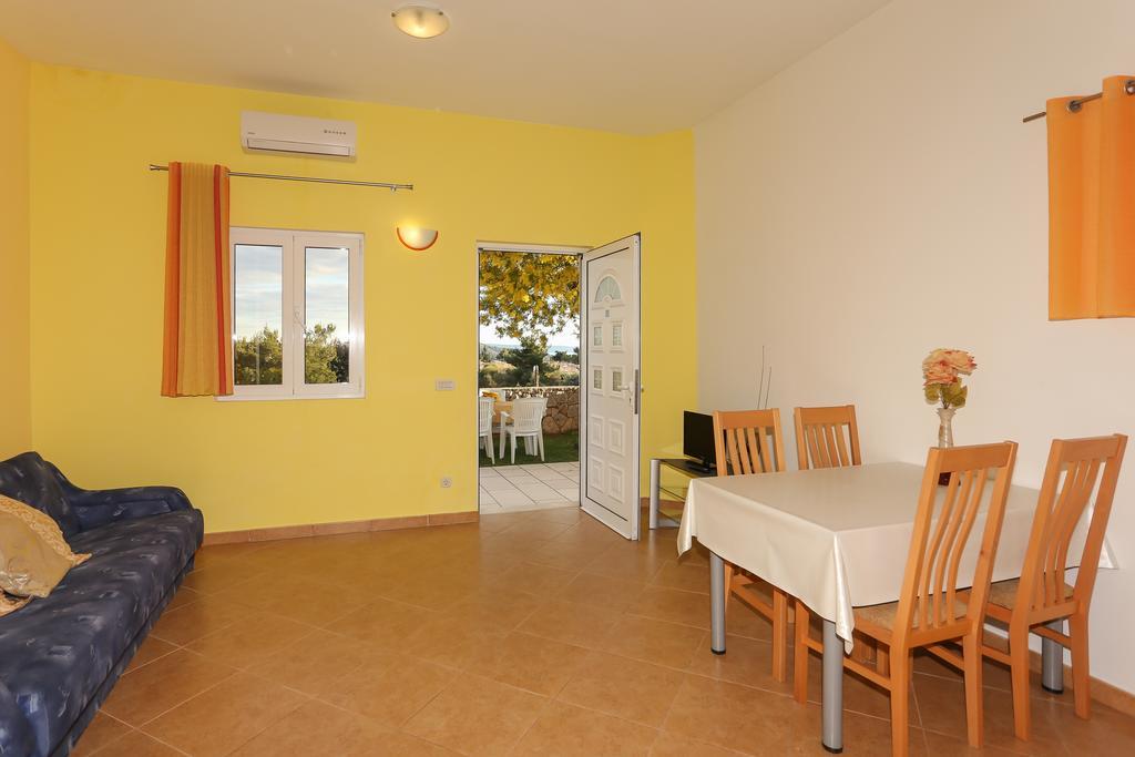 Apartments Meri เซเกต วรันยีชา ภายนอก รูปภาพ