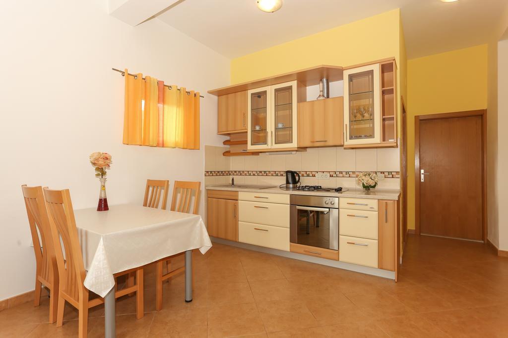 Apartments Meri เซเกต วรันยีชา ภายนอก รูปภาพ