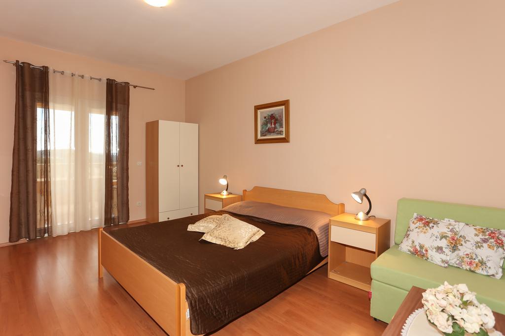 Apartments Meri เซเกต วรันยีชา ภายนอก รูปภาพ
